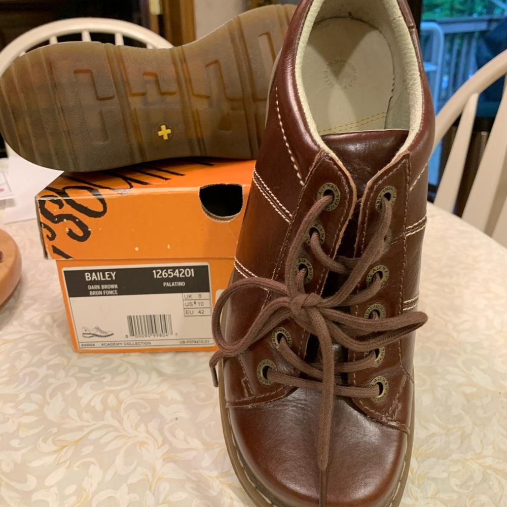 Women’s Dr. Martens “Bailey”